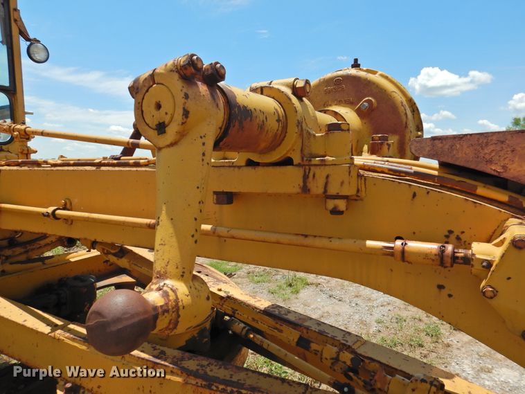 image for item DK2242 1968 Caterpillar 112F  rigid frame motor grader