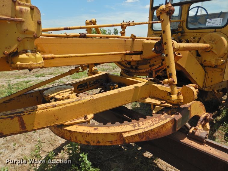 image for item DK2242 1968 Caterpillar 112F  rigid frame motor grader