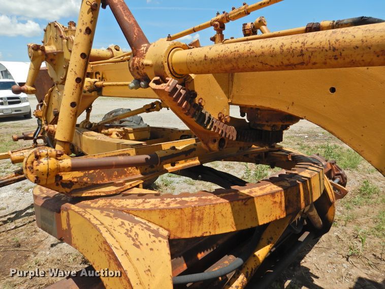 image for item DK2242 1968 Caterpillar 112F  rigid frame motor grader