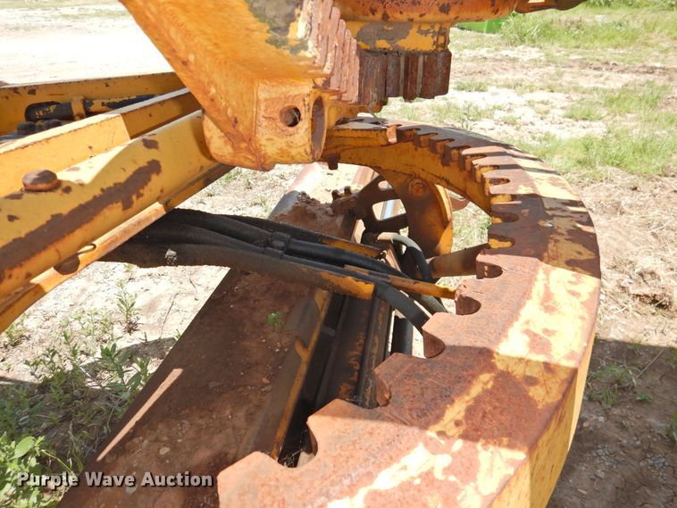 image for item DK2242 1968 Caterpillar 112F  rigid frame motor grader