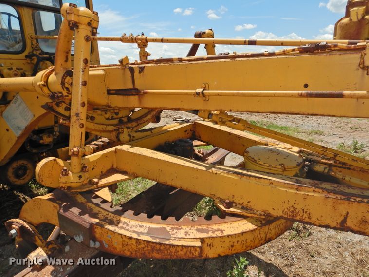 image for item DK2242 1968 Caterpillar 112F  rigid frame motor grader