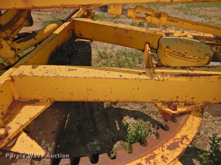 image for item DK2242 1968 Caterpillar 112F  rigid frame motor grader