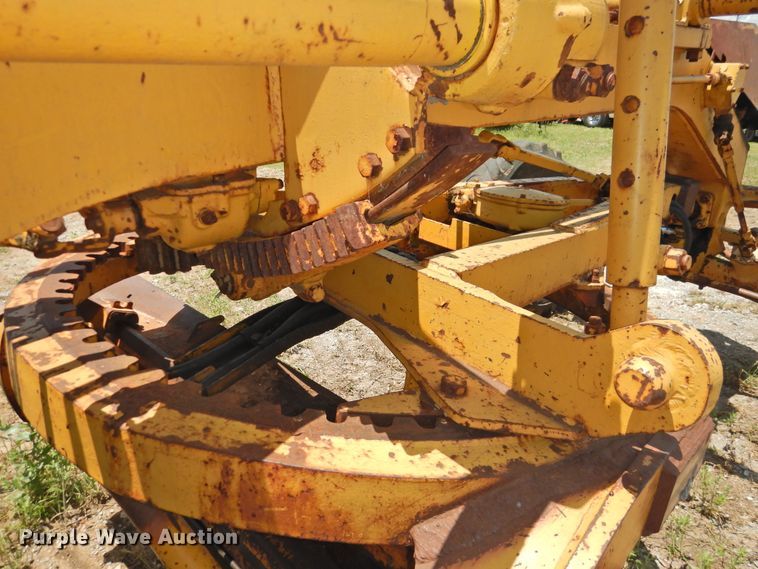 image for item DK2242 1968 Caterpillar 112F  rigid frame motor grader