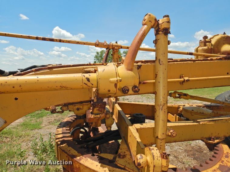 image for item DK2242 1968 Caterpillar 112F  rigid frame motor grader