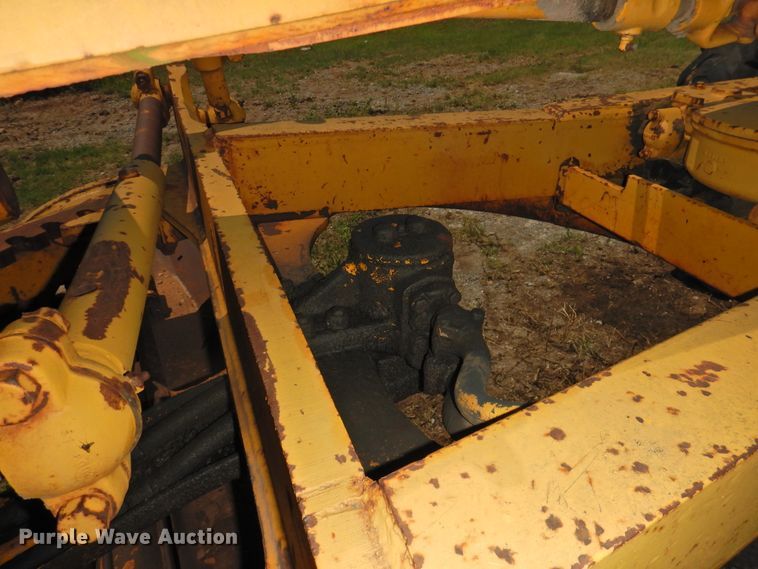 image for item DK2242 1968 Caterpillar 112F  rigid frame motor grader