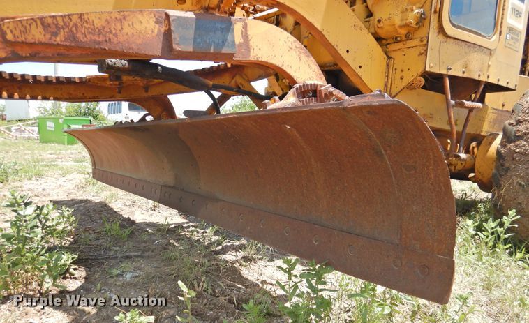 image for item DK2242 1968 Caterpillar 112F  rigid frame motor grader