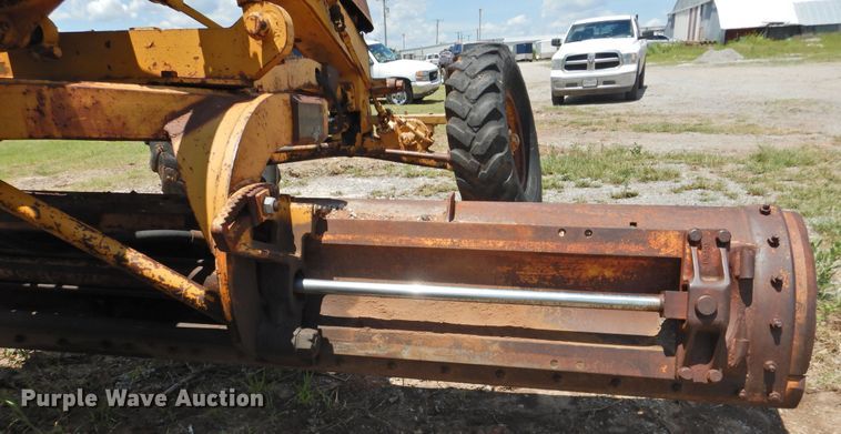 image for item DK2242 1968 Caterpillar 112F  rigid frame motor grader