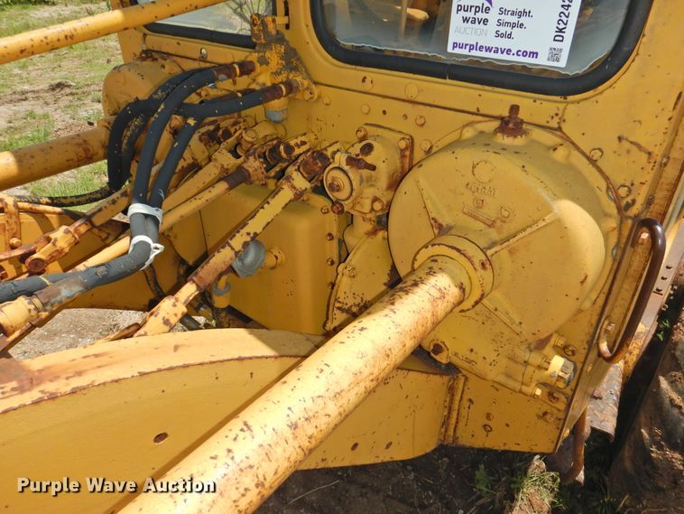 image for item DK2242 1968 Caterpillar 112F  rigid frame motor grader