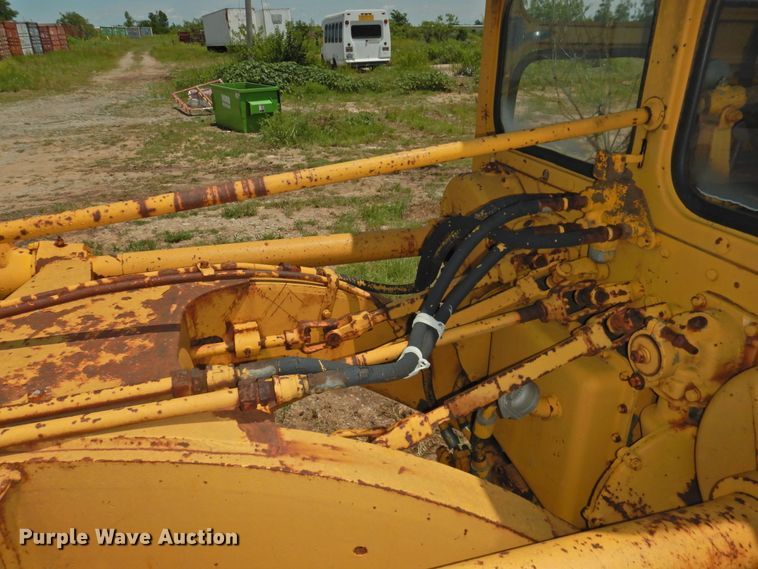 image for item DK2242 1968 Caterpillar 112F  rigid frame motor grader