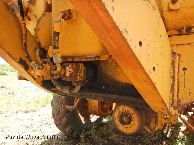 image for item DK2242 1968 Caterpillar 112F  rigid frame motor grader