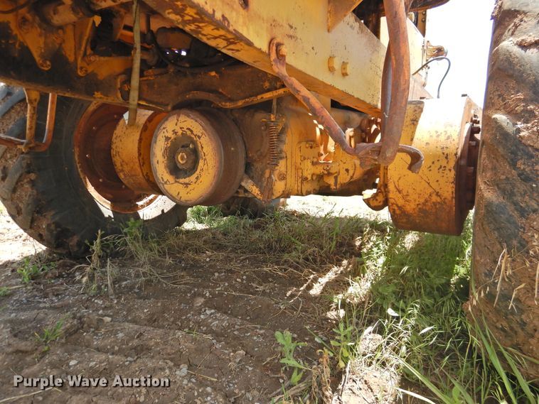 image for item DK2242 1968 Caterpillar 112F  rigid frame motor grader