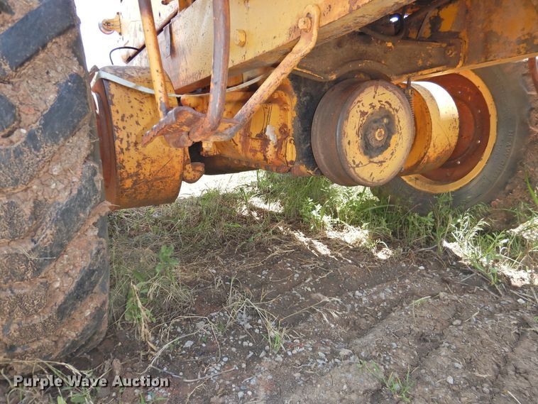 image for item DK2242 1968 Caterpillar 112F  rigid frame motor grader