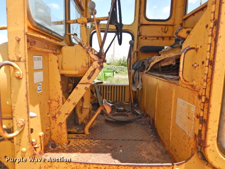 image for item DK2242 1968 Caterpillar 112F  rigid frame motor grader