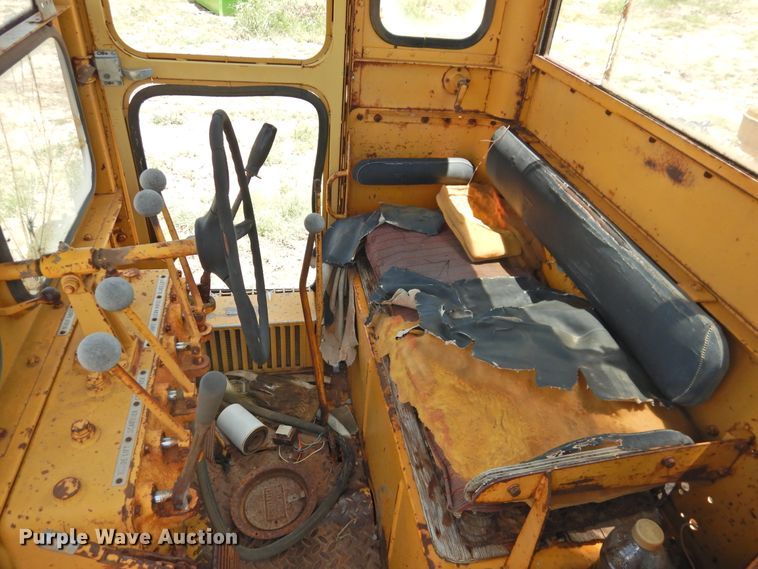 image for item DK2242 1968 Caterpillar 112F  rigid frame motor grader