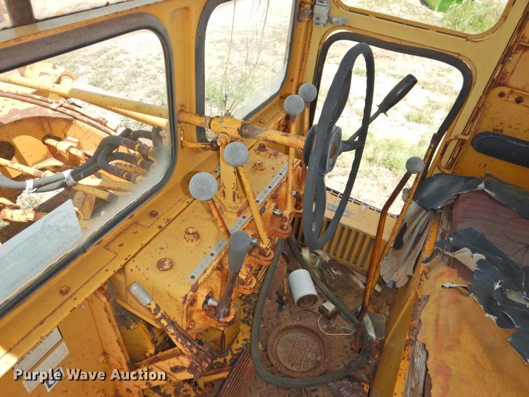 image for item DK2242 1968 Caterpillar 112F  rigid frame motor grader