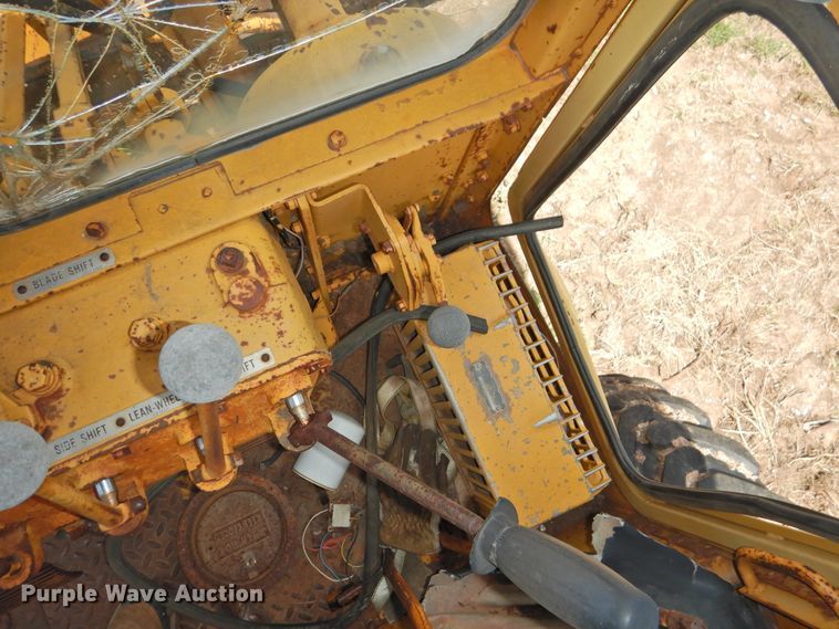 image for item DK2242 1968 Caterpillar 112F  rigid frame motor grader