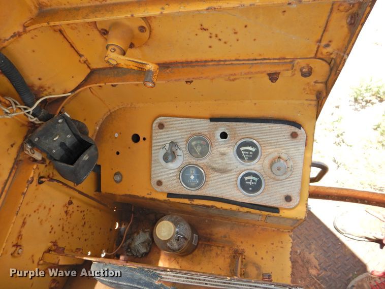 image for item DK2242 1968 Caterpillar 112F  rigid frame motor grader