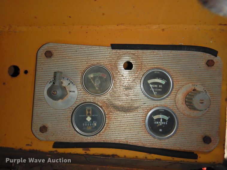 image for item DK2242 1968 Caterpillar 112F  rigid frame motor grader