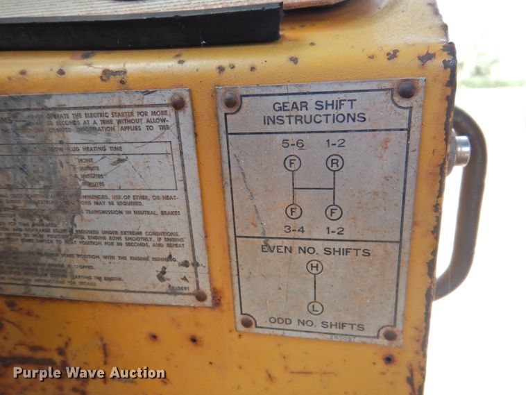 image for item DK2242 1968 Caterpillar 112F  rigid frame motor grader