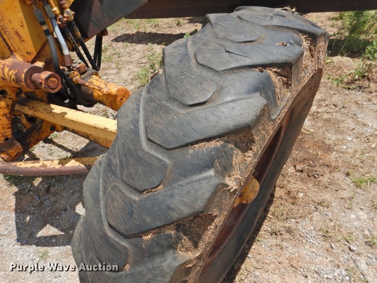 image for item DK2242 1968 Caterpillar 112F  rigid frame motor grader