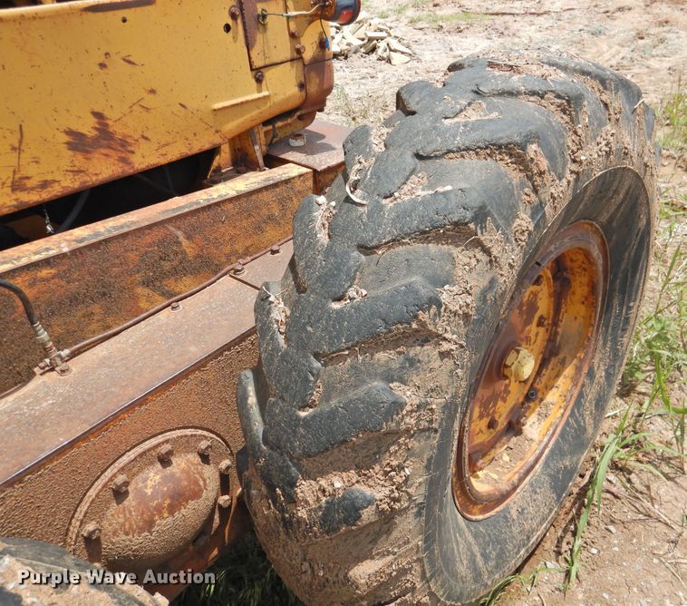 image for item DK2242 1968 Caterpillar 112F  rigid frame motor grader