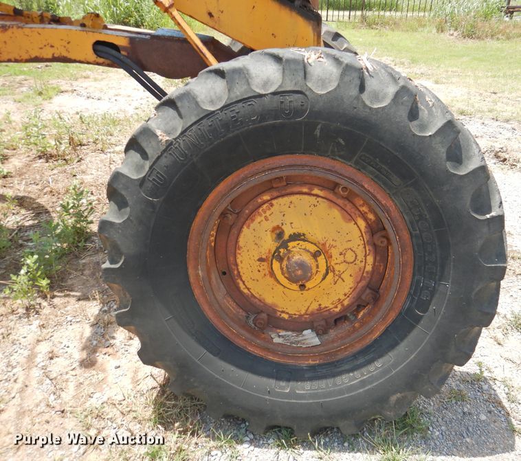 image for item DK2242 1968 Caterpillar 112F  rigid frame motor grader