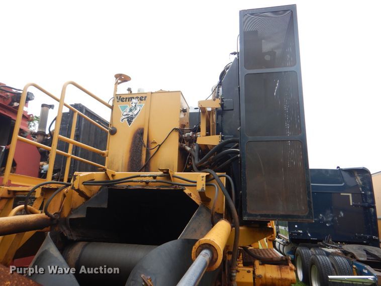 image for item DK5689 2004 Vermeer HG6000  horizontal grinder