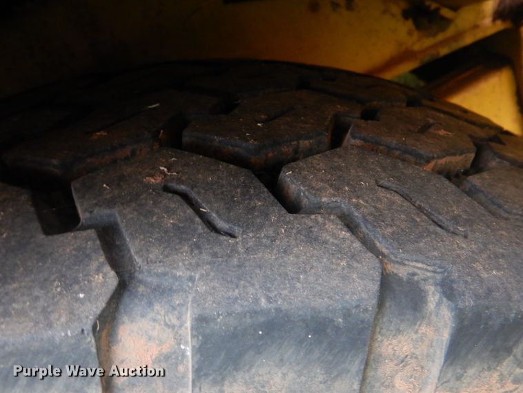 image for item DK5689 2004 Vermeer HG6000  horizontal grinder