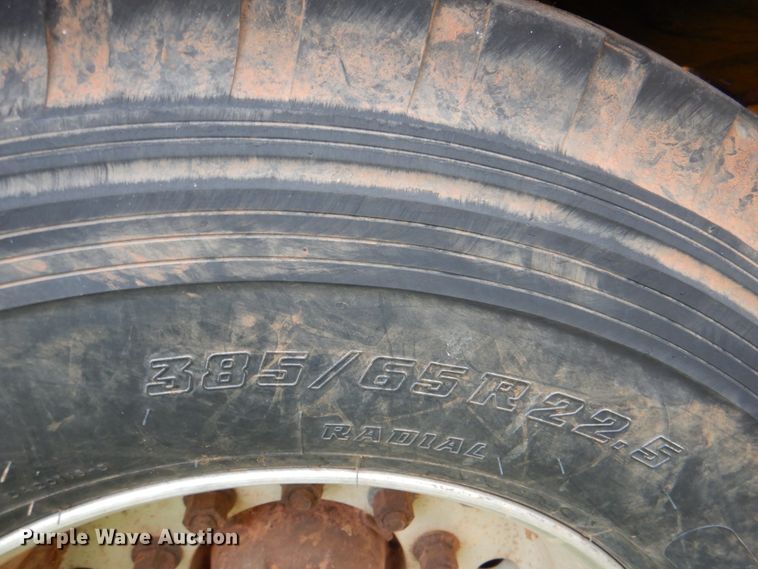 image for item DK5689 2004 Vermeer HG6000  horizontal grinder