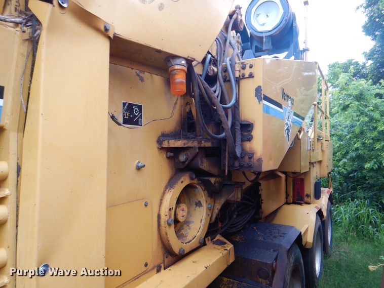 image for item DK5689 2004 Vermeer HG6000  horizontal grinder