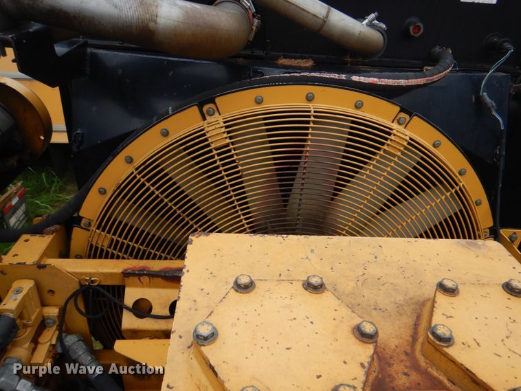 image for item DK5689 2004 Vermeer HG6000  horizontal grinder