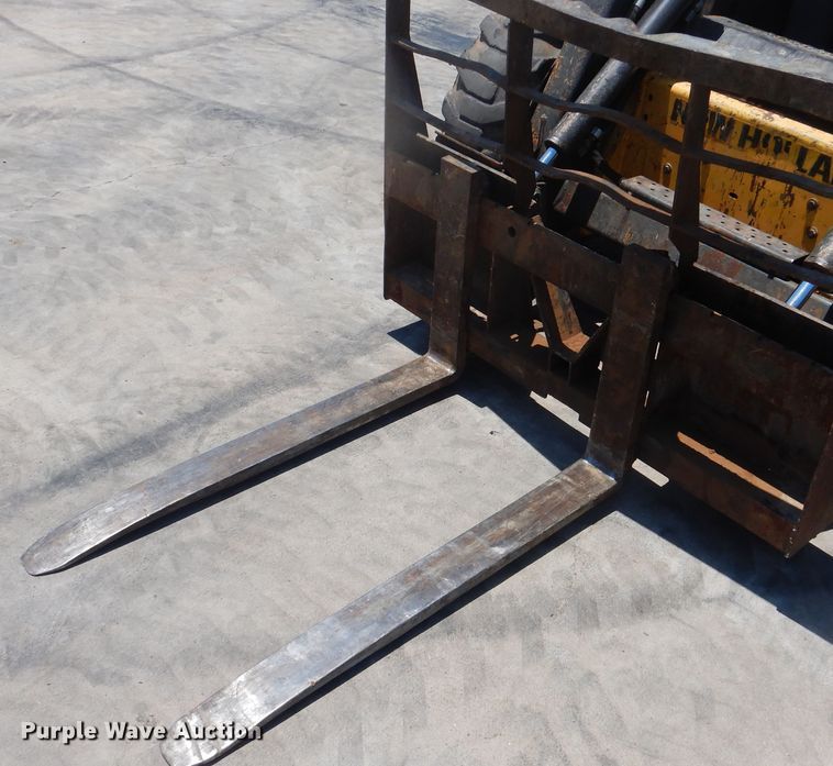 image for item DL0355 2008 New Holland L170  skid steer