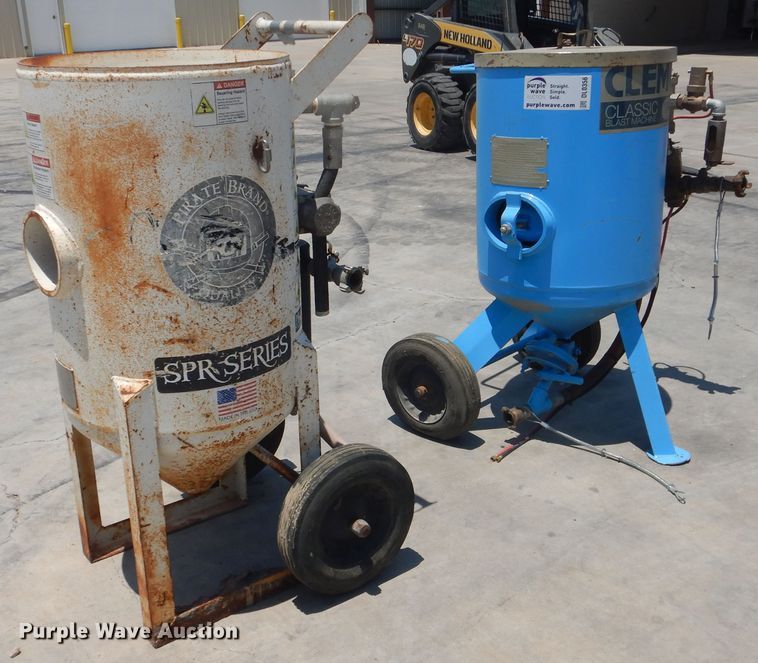 image for item DL0356 Sand blasting pots