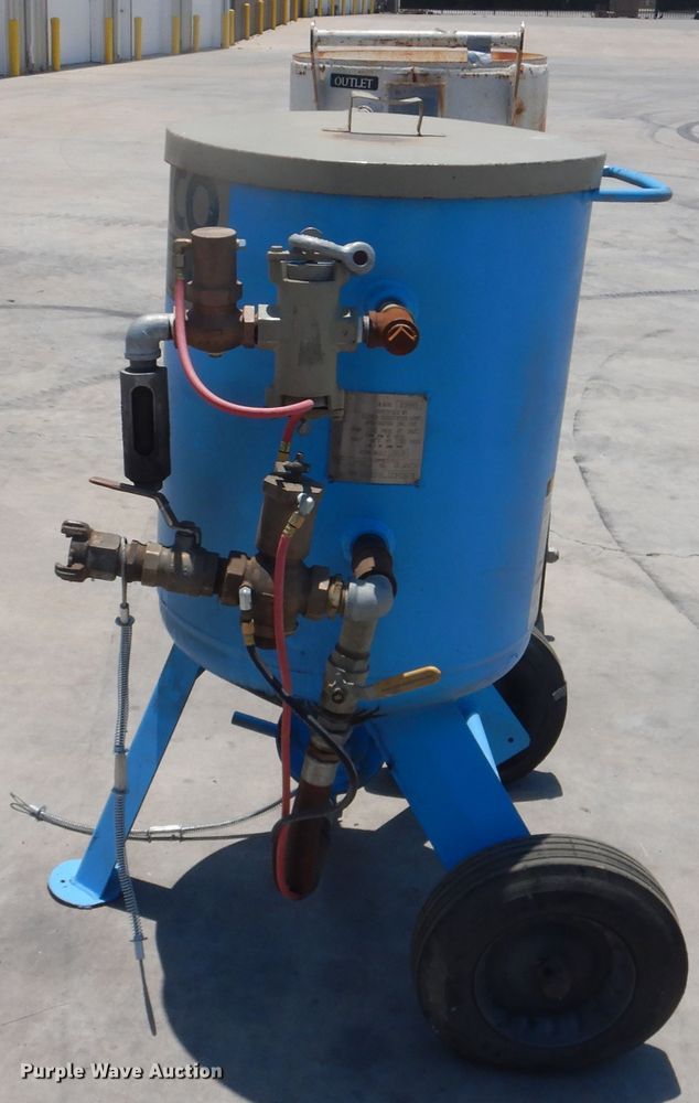 image for item DL0356 Sand blasting pots