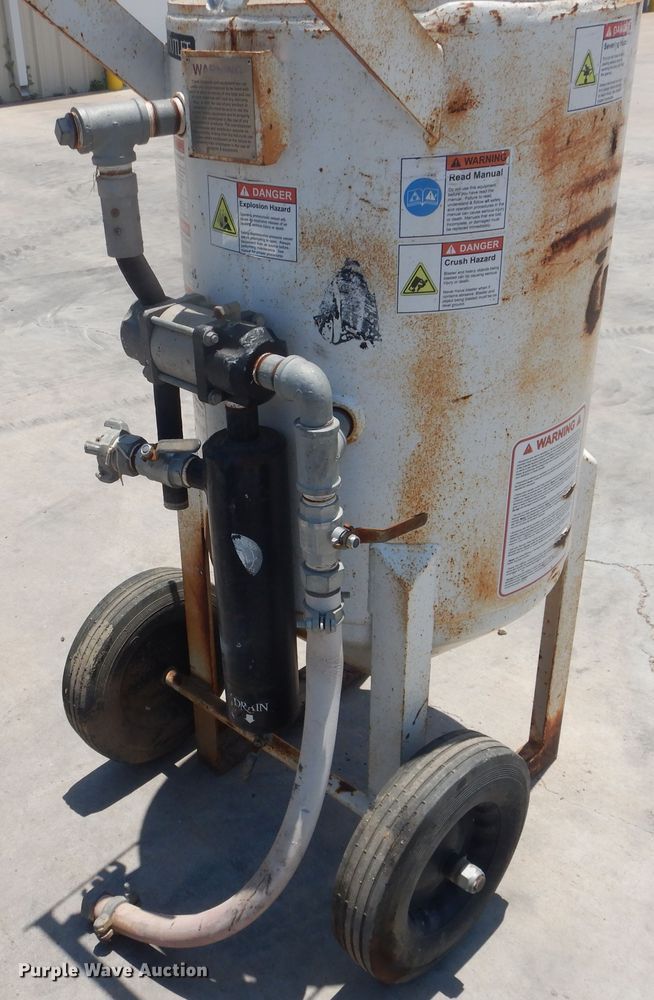 image for item DL0356 Sand blasting pots