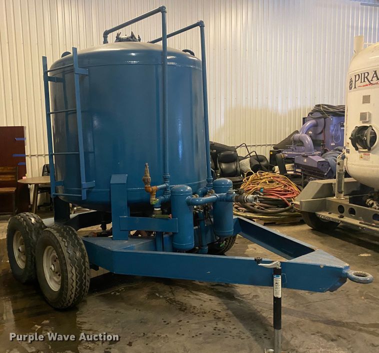 image for item DL0357 Sand blasting pot trailer