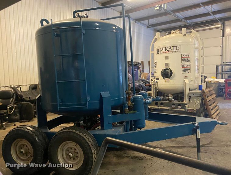 image for item DL0357 Sand blasting pot trailer