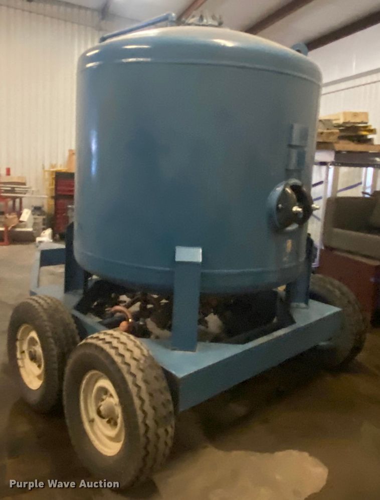 image for item DL0357 Sand blasting pot trailer