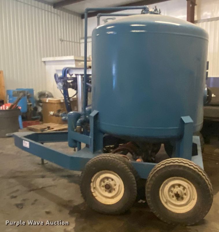 image for item DL0357 Sand blasting pot trailer