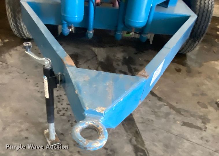 image for item DL0357 Sand blasting pot trailer