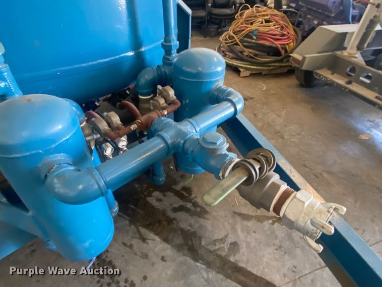 image for item DL0357 Sand blasting pot trailer