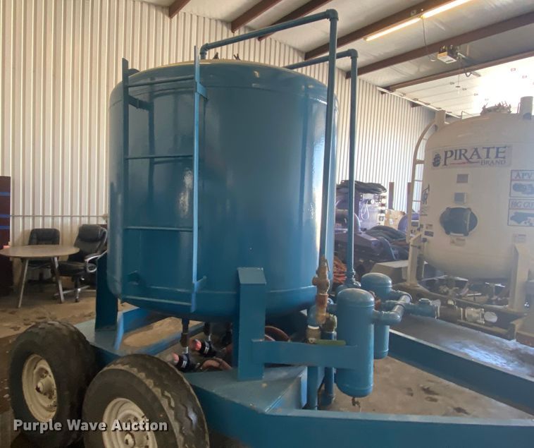 image for item DL0357 Sand blasting pot trailer