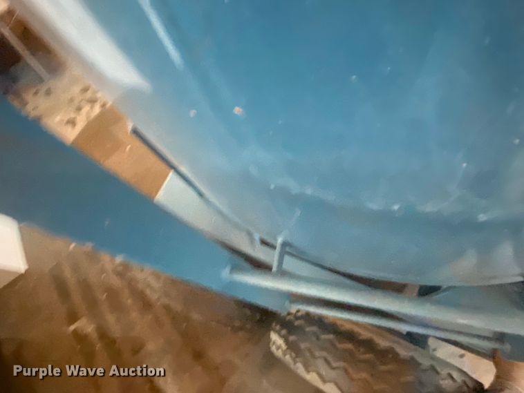 image for item DL0357 Sand blasting pot trailer