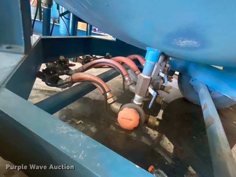 image for item DL0357 Sand blasting pot trailer