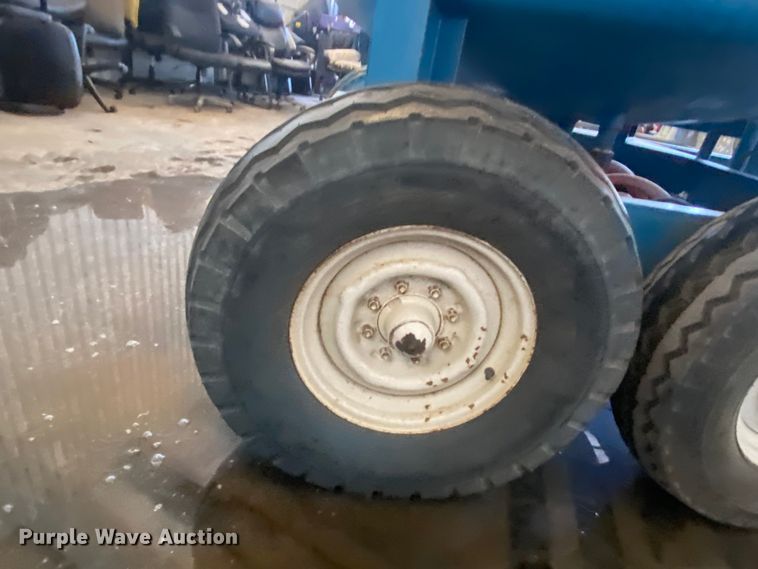 image for item DL0357 Sand blasting pot trailer