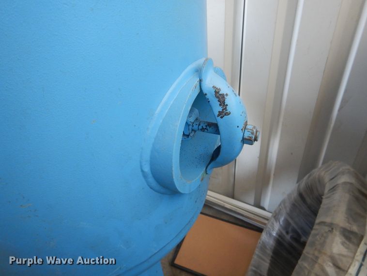 image for item DL0358 2019 Clemco 2452  sandblasting pots