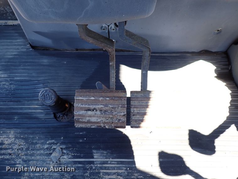 image for item DL7545 2006 Caterpillar 416D  landscape tractor