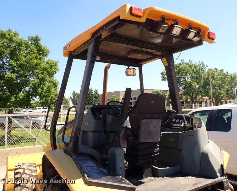 image for item DL7545 2006 Caterpillar 416D  landscape tractor