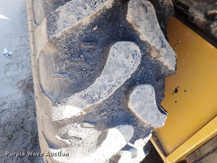 image for item DL7545 2006 Caterpillar 416D  landscape tractor