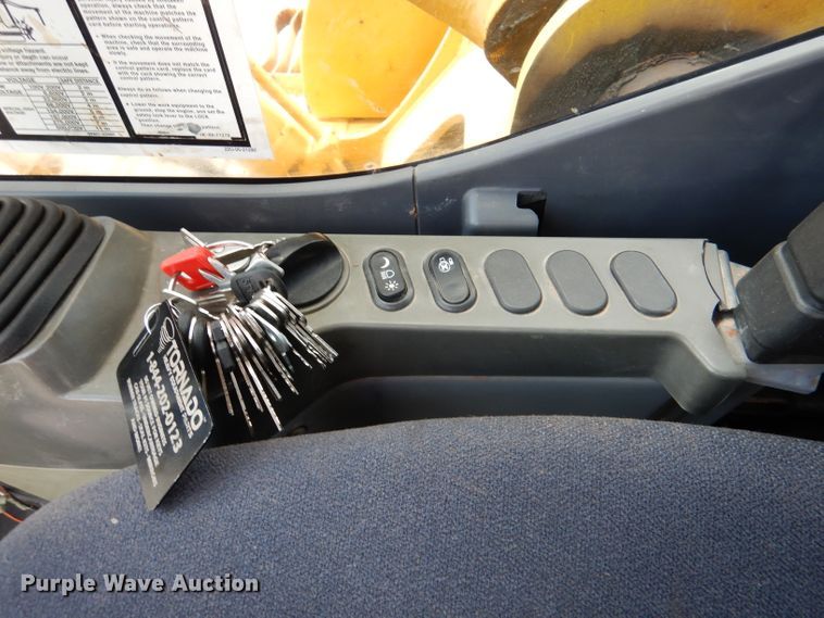 image for item DL8983 2007 Komatsu PC200LC-8  excavator